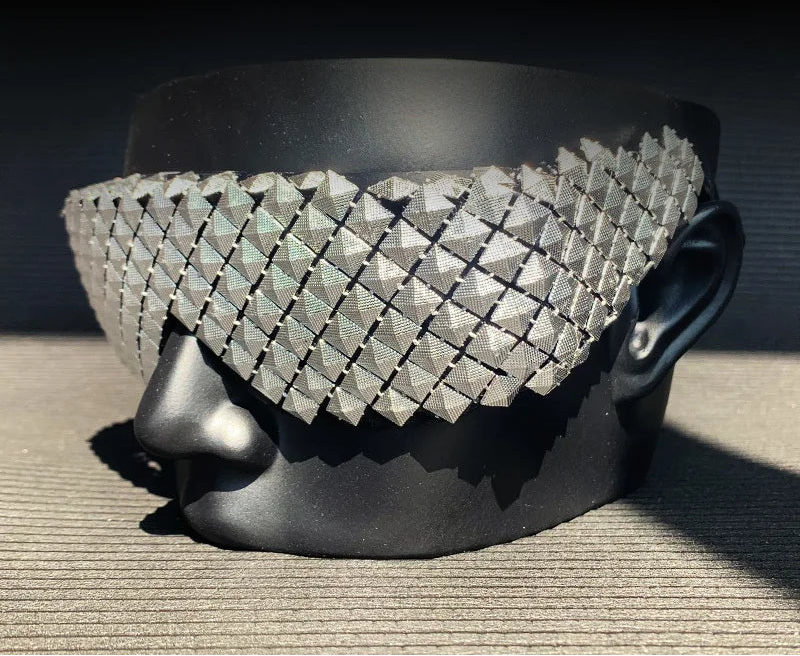 Cyber Studded Shield Sunglasses (gold-diamonds)